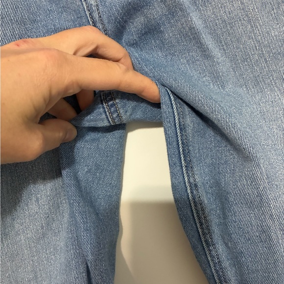 American Eagle Blue Distressed Mom Jean Women’s Size 6 Regular - Picture 7 of 11